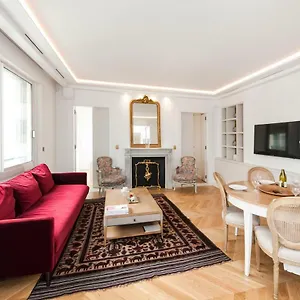 Luxury Montaigne Apartment Paris